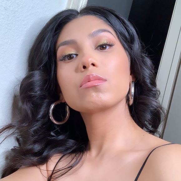 Meet your Posher, Vanessa - Picture 1 of 8